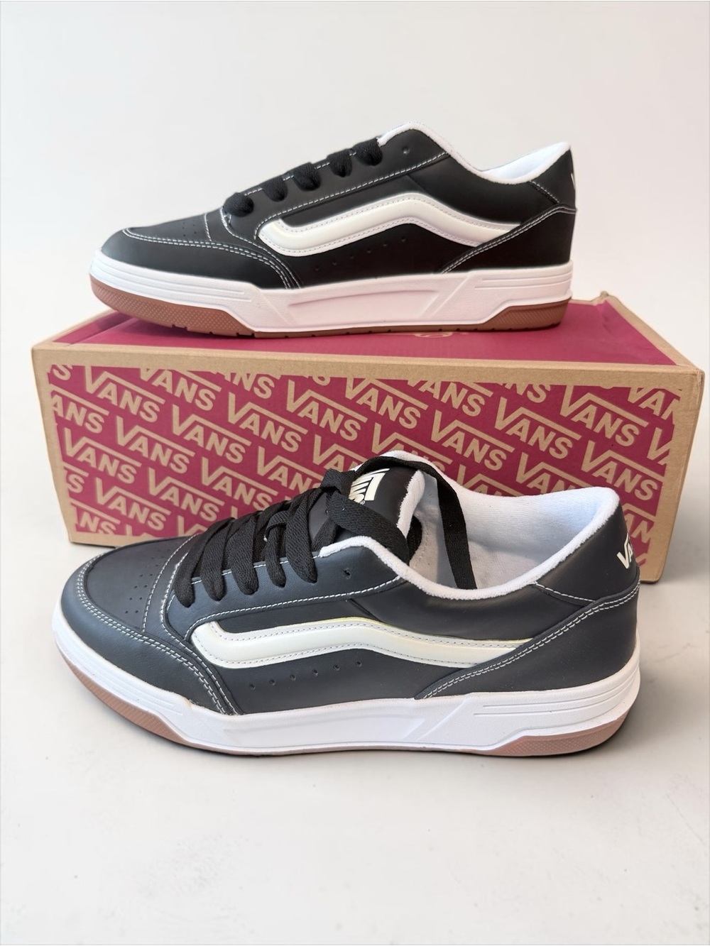 VANS Hylane Skate Shoes Black/White/Gum Sizes 9.5 10 and 10.5